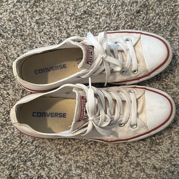 Converse low tops (size 8) - Picture 3 of 5